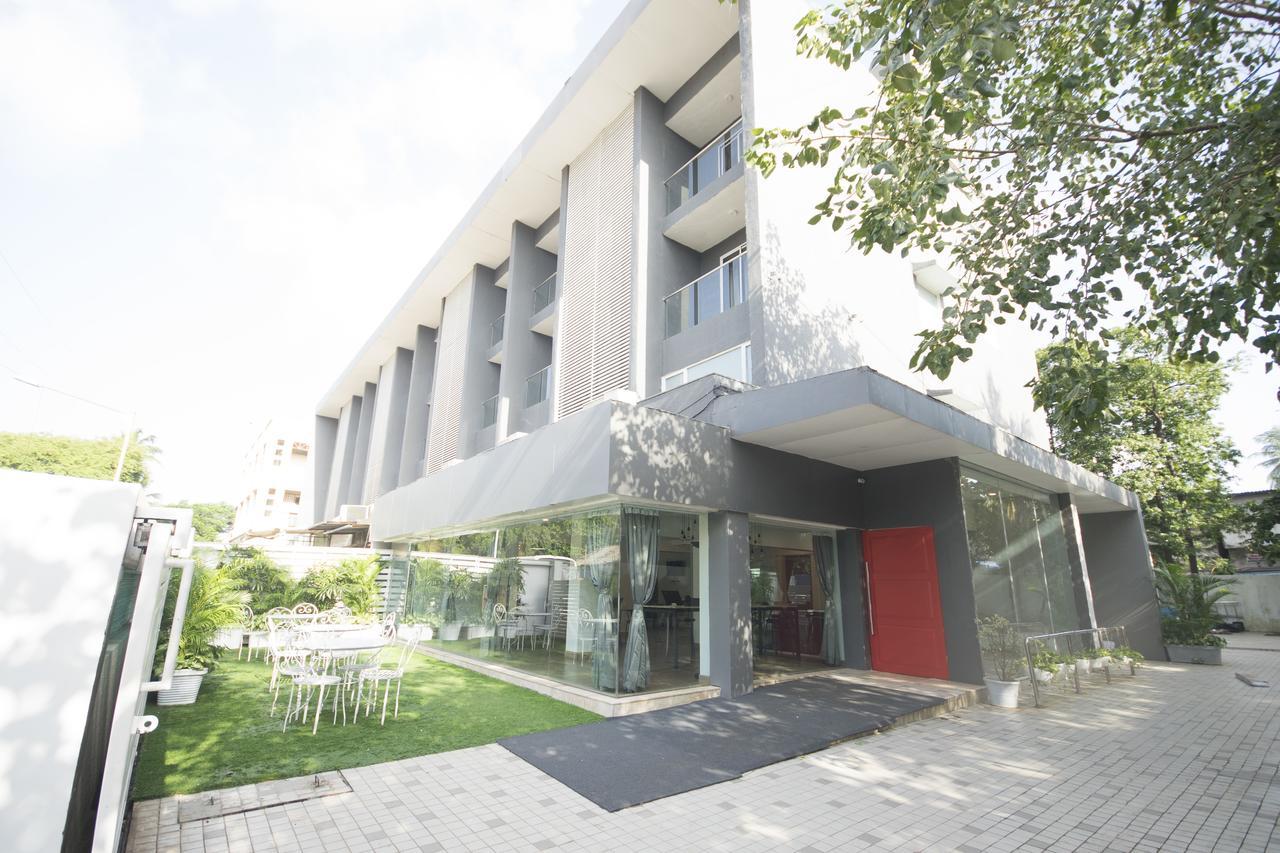 Oyo Townhouse 16 International Airport Hotel Mumbai Exterior photo