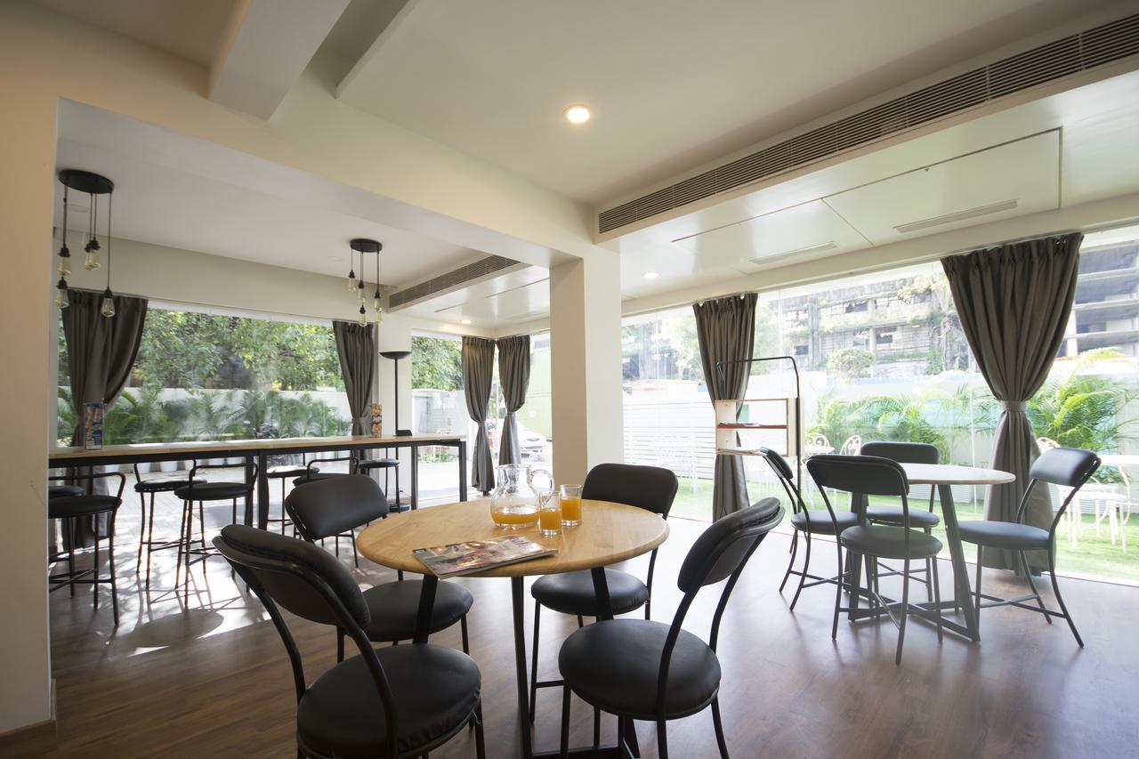 Oyo Townhouse 16 International Airport Hotel Mumbai Exterior photo