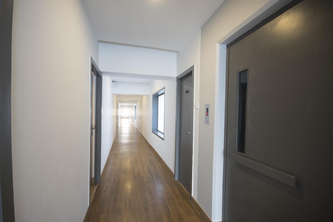 Oyo Townhouse 16 International Airport Hotel Mumbai Exterior photo